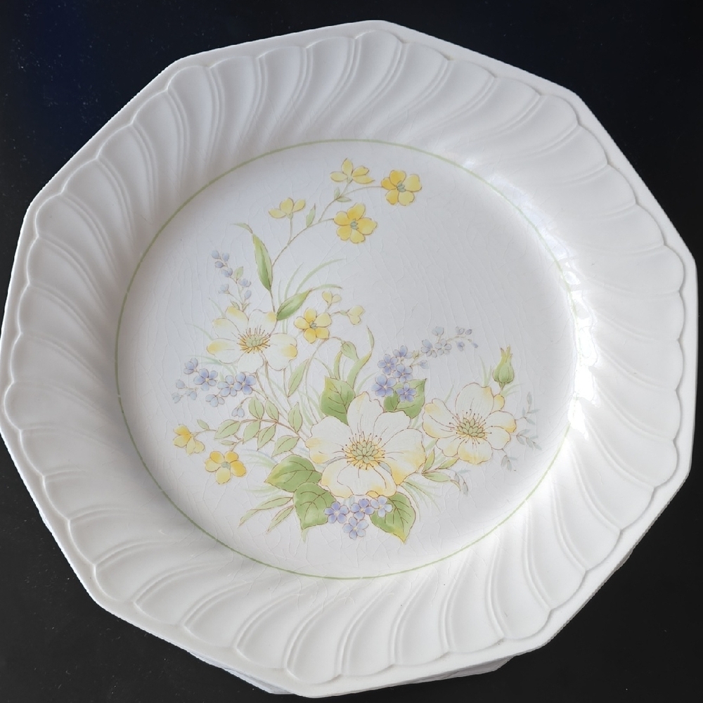 Vintage Mikasa Hospitality Evergreen  White Floral Dinner Plate Set Of 3